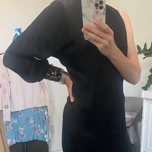 Mini black dress size 8 but feels S